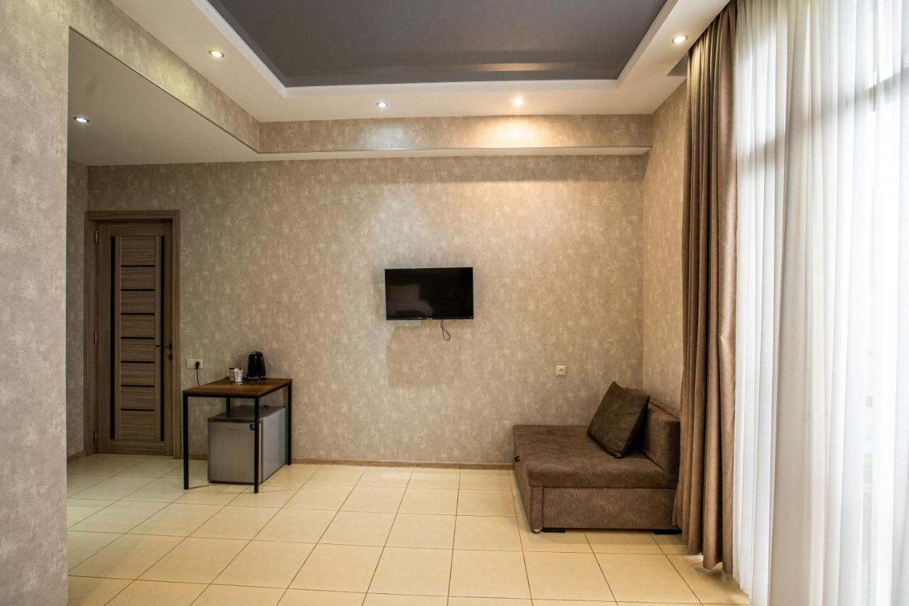 Tbilisi Sea Hotel Extérieur photo